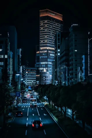 夜景、まだ勤務中