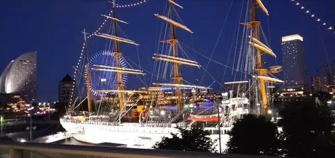 夜景と帆船のファンタジー