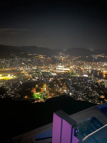 夜景に浮かぶ光の絨毯