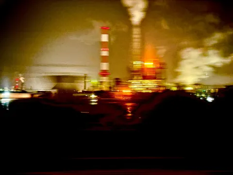夜の灯火、煙の帳