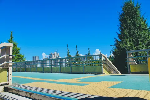 青空とミニ橋の旅路