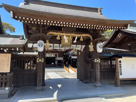 古都の静寂、鳥居を抜けて