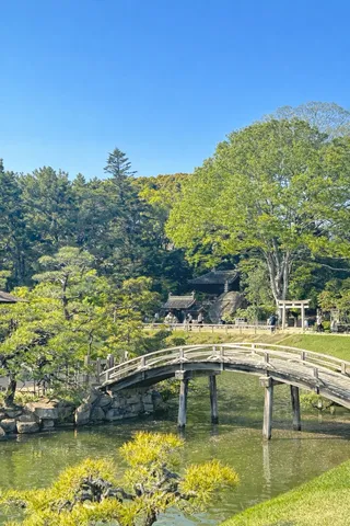 古都の静寂、橋と緑