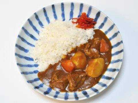 家庭の味、ほっこりカレーライス