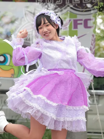 リリカルなラベンダーと輝く笑顔