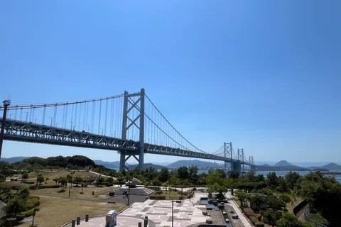 この橋、実は空飛んでます？