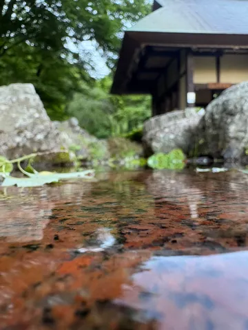 水面に映る古刹の夢