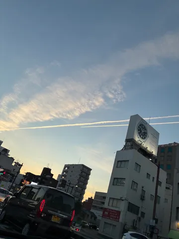 空と街並みのコントラスト