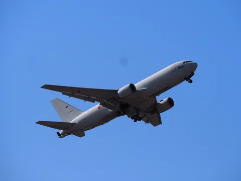 青空に映える大型機