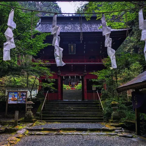 静寂に包まれた古刹の趣