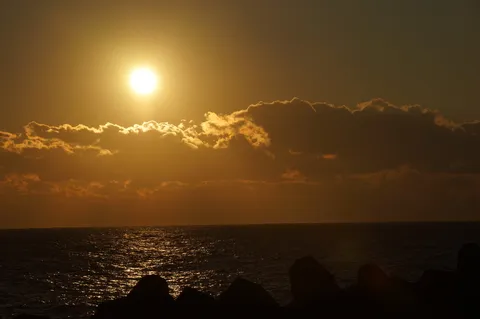 太陽と雲の黄金劇場