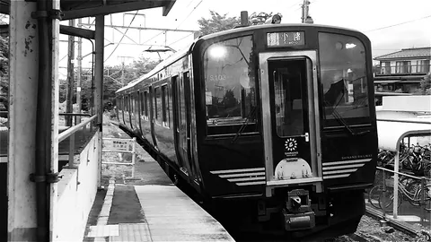 昭和レトロな駅と電車