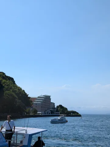 船から眺める穏やかな景色