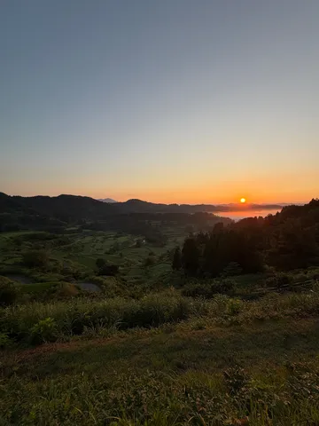 朝焼けの田園風景