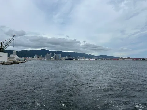 港町の静かなる一日