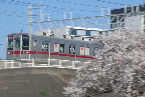 春風と列車の小川町行き