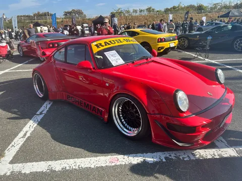 圧倒的な存在感、カスタムポルシェ