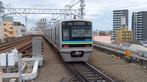 鉄路を往く、都市の息吹