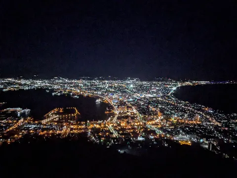 夜景の海に広がる光の絨毯
