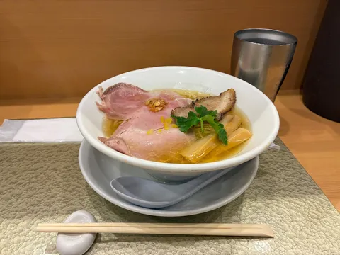 熱々のスープに誘われて