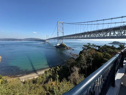 橋の影まで主役の絶景