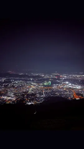 夜景に煌めく街の灯