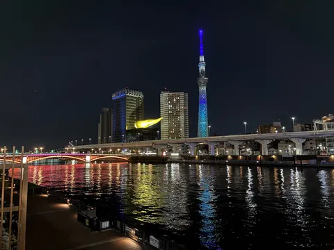 夜景だけが語る街の歌