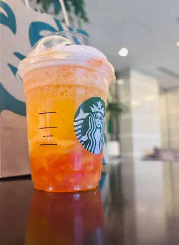 シュワっと爽やか！夏空色のグラデーション