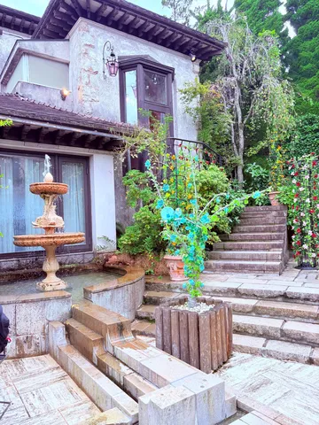 石畳と水音の異国風情