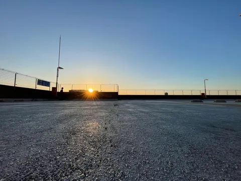 水平線に溶ける夕日