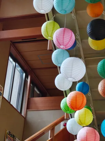 風景のように揺れる色の灯