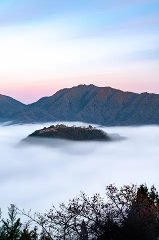雲海に浮かぶ天空の城