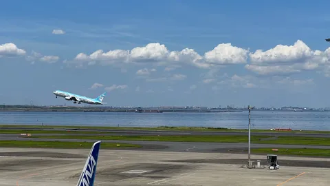 雲間を縫う、空への旅立ち