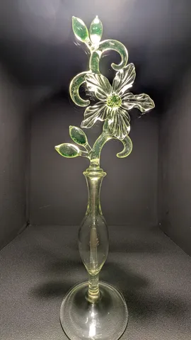 ガラスの精霊、植物の化身
