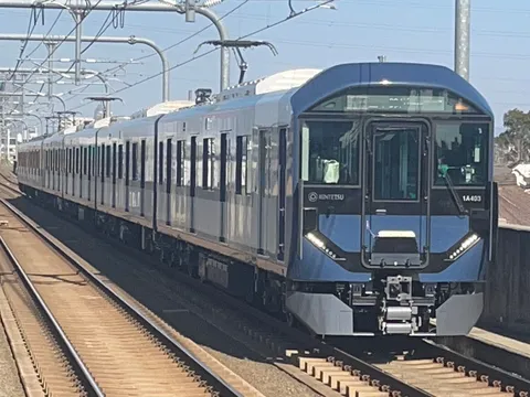 青い疾走感、都会の風景