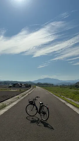 夏の終わりのサイクリングロード