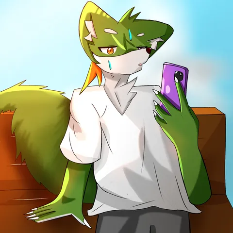 スマホに夢中な緑の獣