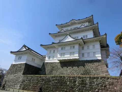 青空と白亜の城郭