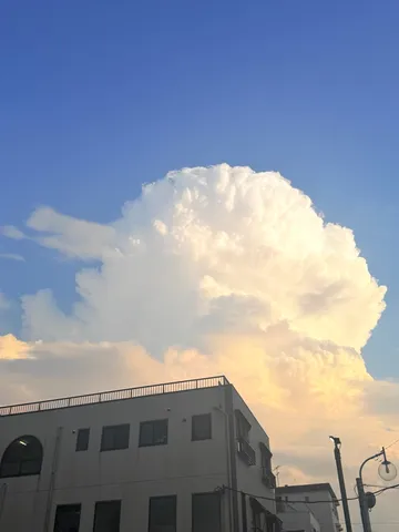 入道雲と建物