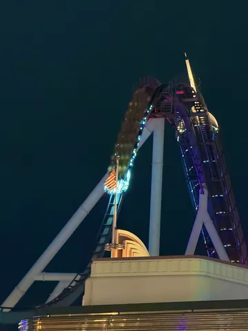 夜空を駆ける光のコースター