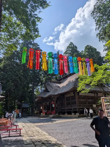 彩り豊かな夏の境内