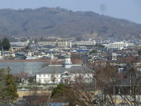 山裾の町並み、趣ある佇まい
