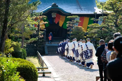 おそろいルックで、いざ本堂へ！