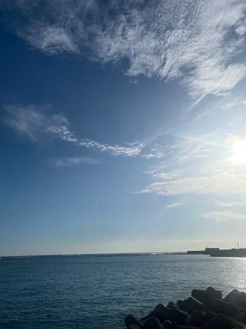 海と空の静かな光景
