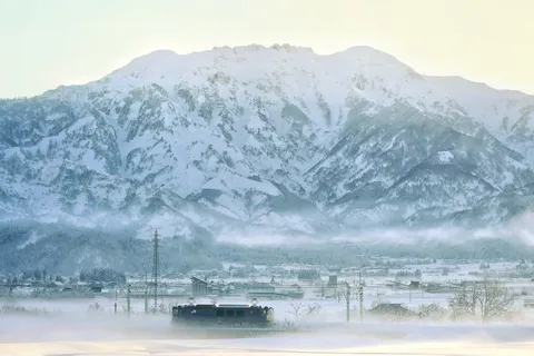 雪原を駆ける蒸汽機関車