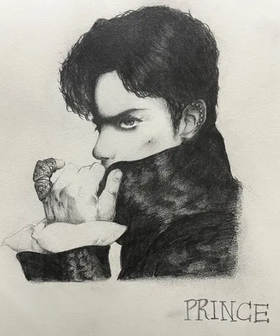 黒髪の視線と影の輪郭