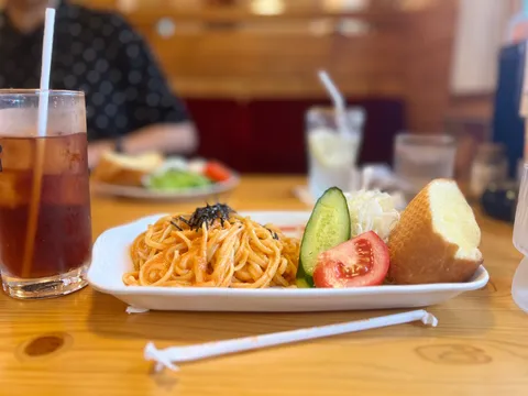 午後のひととき、パスタとアイスティー