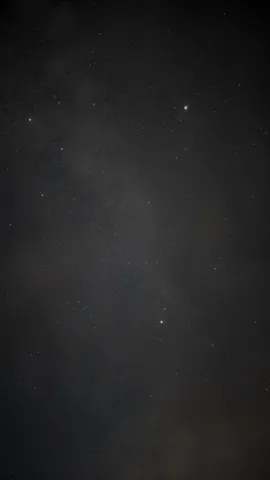 満天の星空、雲の切れ間から