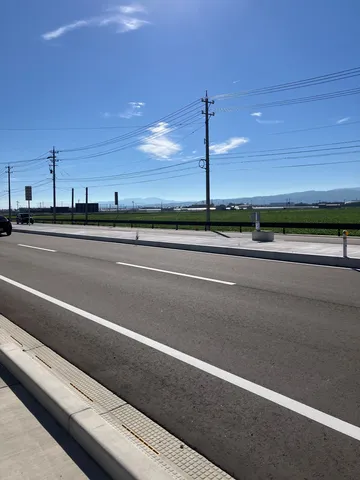 青空と直線の風景