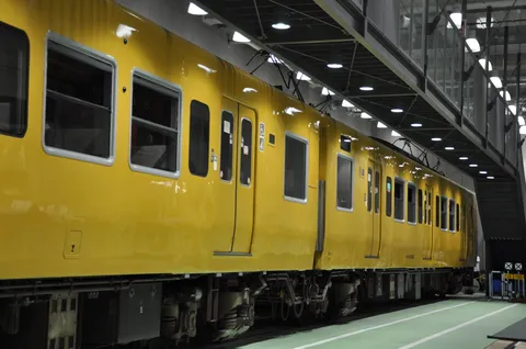 黄色い電車の秘密基地